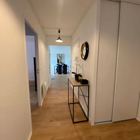 Appartement Manet Netflix Montigny-le-Bretonneux Exterior foto